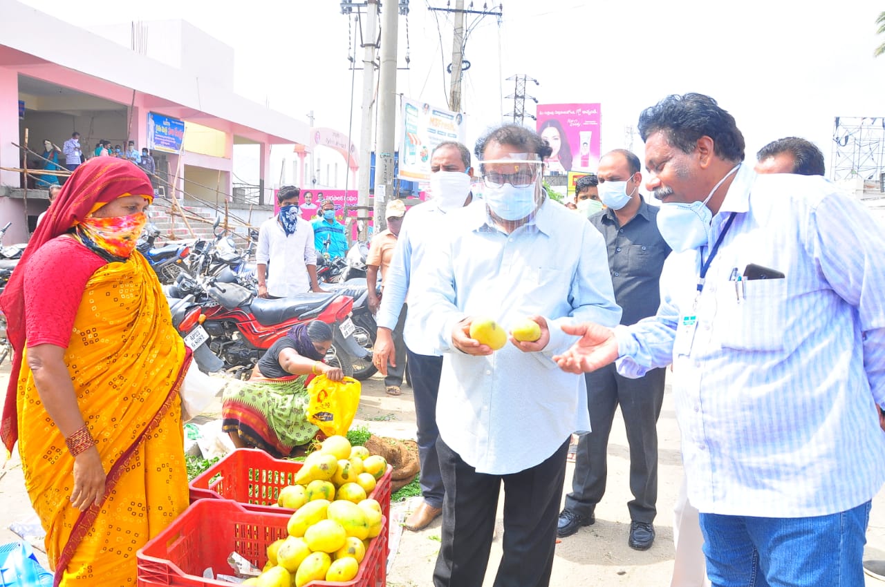 దూరం.. దూరం ఉండాలె