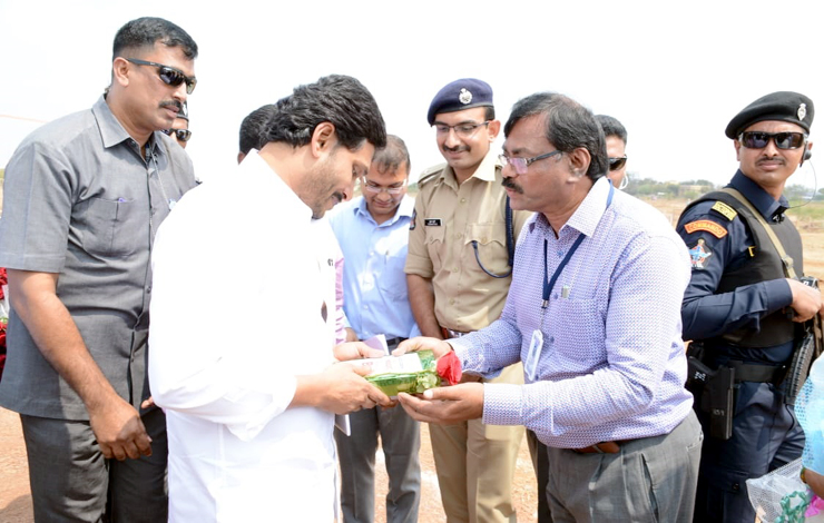 ఏడాది పాలన..ఎన్నో ప్రశంసలు