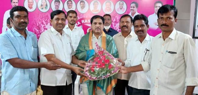 ఎమ్మెల్సీ నారాయణరెడ్డి సన్మానం